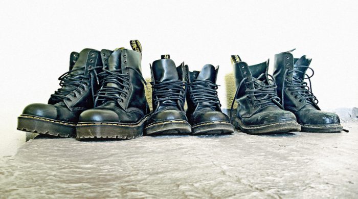 Πήγαιναν με όλα: Τα 14 θρυλικά ζευγάρια παπούτσια που βλέπαμε κάθε μέρα στο σχολείο στα 90's (Pics)