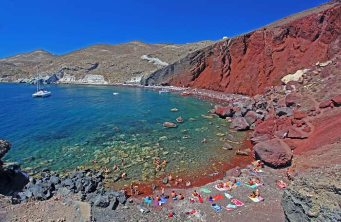 Από Σαντορίνη μέχρι Πάρο: Τα πιο υπερεκτιμημένα ελληνικά νησιά