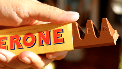 Ιεροσυλία: Toblerone τέλος! Δεν θα την ξαναβρείς ποτέ & πουθενά με την κλασσική της μορφή