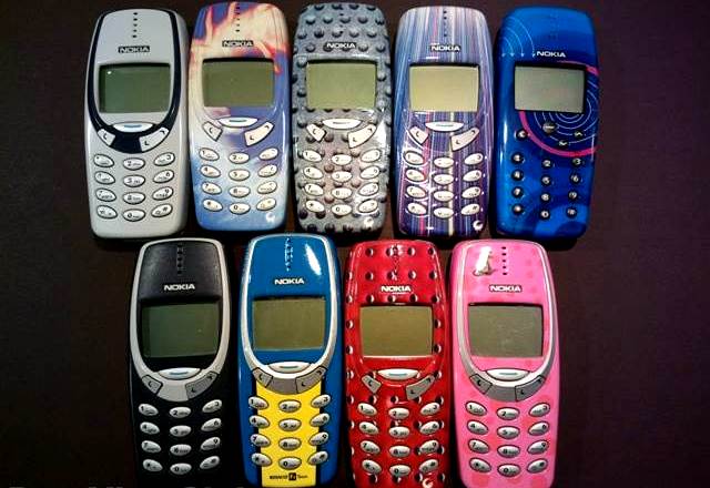 Οι αθάνατες...μπακατέλες: 10 θρυλικά κινητά των ‘90s που δεν έσπαγαν με τίποτα (Pics)