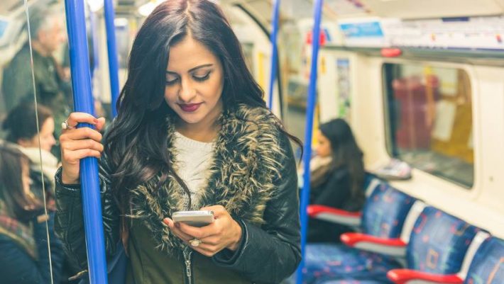 Τεστ γκαντεμιάς: Αυτοί είναι οι 5 πιο σπαστικοί τύποι που θα καθίσουν δίπλα σου στο μετρό αν είσαι άτυχος