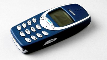 Οι αθάνατες…μπακατέλες: 10 θρυλικά κινητά των ‘90s που δεν έσπαγαν με τίποτα (Pics)