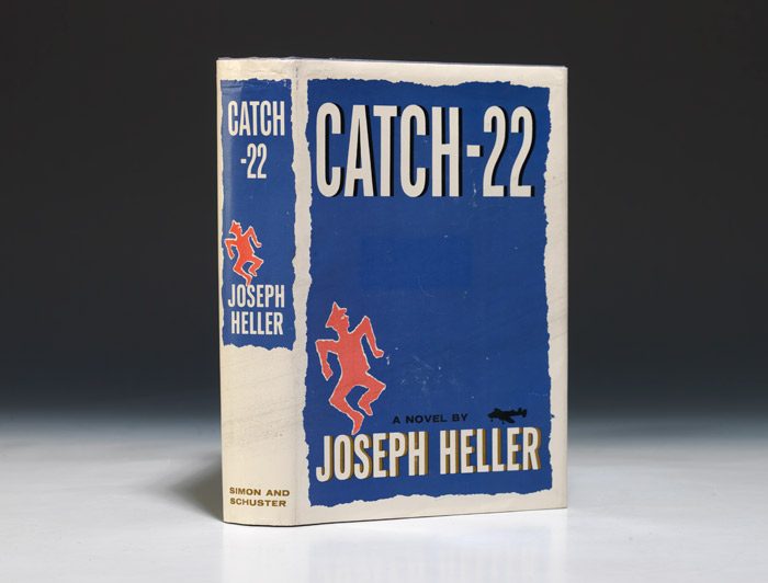 Catch 22: Η πρωτοποριακή ματιά του Τζόζεφ Χέλερ για τον πόλεμο και την γραφειοκρατία