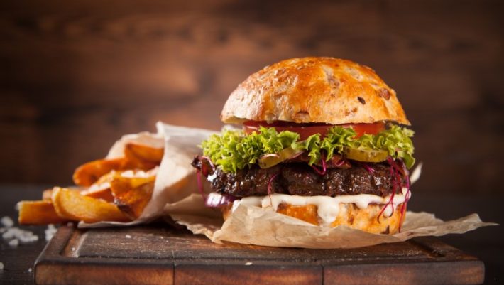 Λάτρεις των μπέργκερ ετοιμαστείτε: Το Burgerfest επιστρέφει στην πόλη!