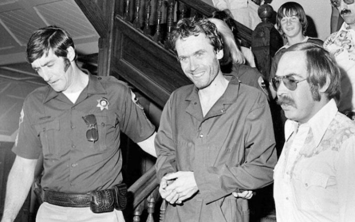 Τεντ Μπάντι: ο πιο ανατριχιαστικός δολοφόνος στην ιστορία δε χρειαζόταν δικηγόρο