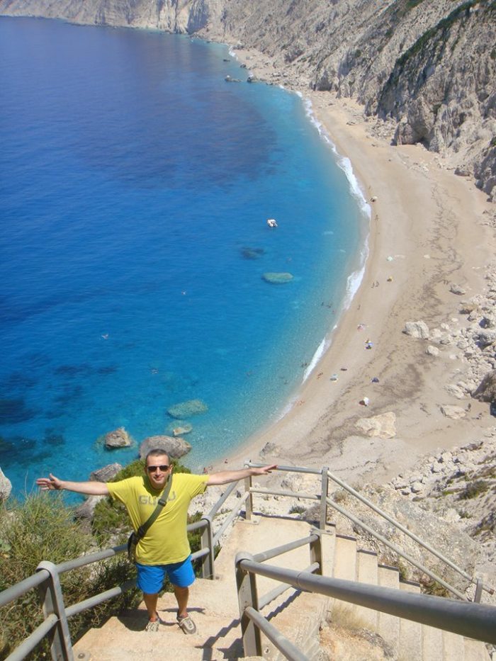 Τολμάς να πας; Η πιο ωραία παραλία της Ελλάδας είναι κλειστή λόγω επικινδυνότητας (Pics)