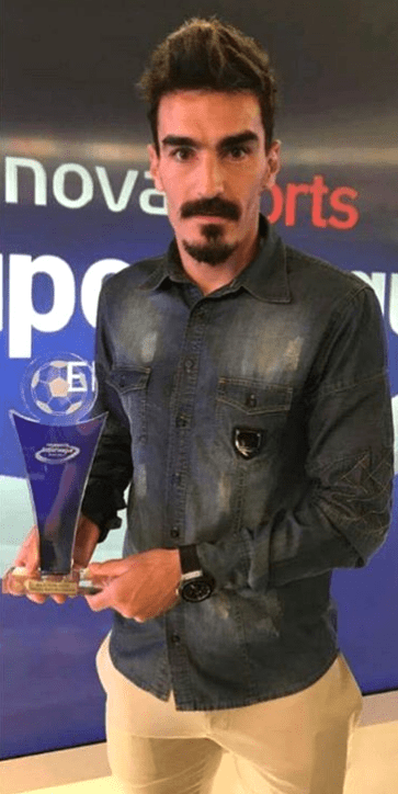Βραβείο «Νίκος Παντίδος 2017»: Αυτός είναι ο πιο κακοντυμένος παίκτης του ελληνικού πρωταθλήματος (Pics)