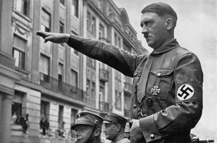 «Από αυτή την κρύπτη διέφυγε»: Οι 3 αποδείξεις του κατάσκοπου της CIA που υποστηρίζει ότι ο Χίτλερ δεν αυτοκτόνησε ποτέ