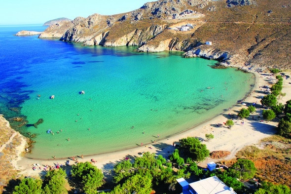 Όλοι φέτος εκεί: Το ελληνικό νησί που έγινε ο Νο1 προορισμός φοιτητών και νεολαίας (Pics)