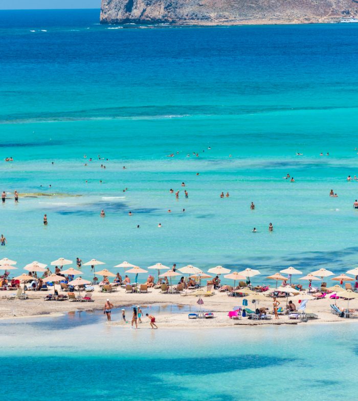 5 ελληνικές παραλίες που αλλοιώθηκαν από τον υπερβολικό κόσμο
