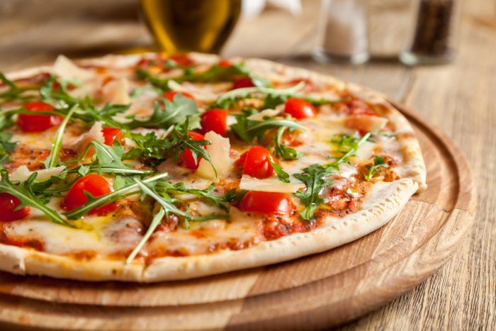 Ποιος σοβαρός άνθρωπος χαίρεται τρώγοντας ιταλική πίτσα;