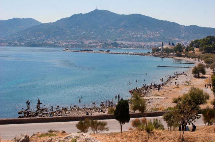«Πλαζ μόνο για Έλληνες»: Ο ρατσιστικός πάτος του ελληνικού τουρισμού