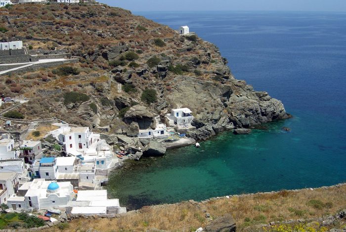 Τα τρία ελληνικά νησιά που έχουν «βουλιάξει» από Έλληνες φέτος