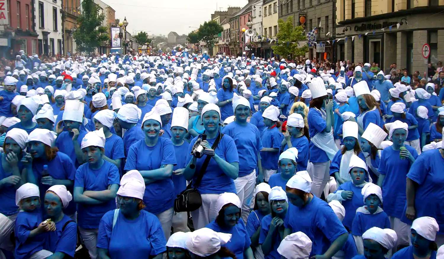 Смурмик. 2 июля 2008. Массовые поцелуи. 2 июля 2008. Jawaharlal nehru stadium.