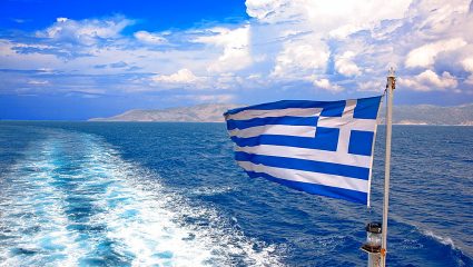 Οι Έλληνες εφοπλιστές που έχουν ελληνική σημαία στα καράβια τους