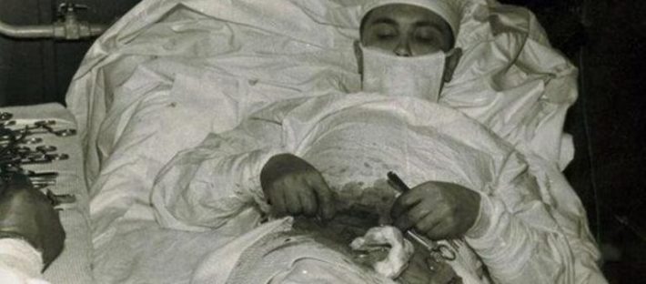 «Πρέπει να το κάνω μόνος μου»: Ο μεγαλύτερος ιατρικός άθλος του 20ου αιώνα