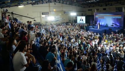 Πέρασε ΝΔ και ΠΑΣΟΚ: Το κόμμα-φούσκα που στην πρώτη δημοσκόπηση πήρε 24%