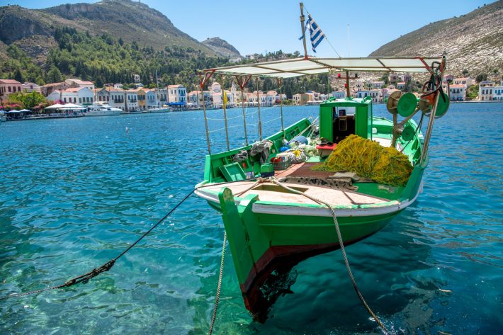 «Το πολύχρωμο διαμάντι του Αιγαίου»: Το «άγνωστο» ελληνικό νησί που αποθεώθηκε από το National Geographic (εικόνες)