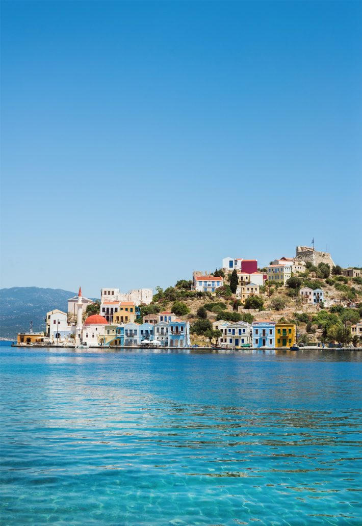 «Το πολύχρωμο διαμάντι του Αιγαίου»: Το «άγνωστο» ελληνικό νησί που αποθεώθηκε από το National Geographic (εικόνες)