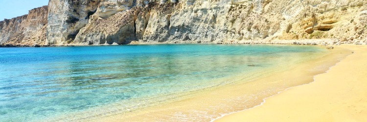 Γαλαζοπράσινα νερά, απόλυτη ησυχία: Το άγνωστο ελληνικό νησί με τις 36 παραλίες (pics)