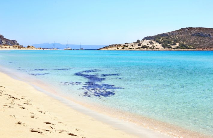 Σαρώνει από Έλληνες λόγω ακρίβειας: Το νησί που βρίσκεις κατάλυμα μόνο με ακύρωση έχει φέτος σχεδόν 100% πληρότητα