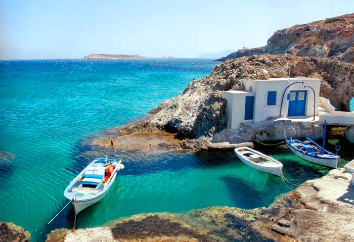 Διάφανα νερά, άδειες παραλίες: Το παρθένο νησί που οι Έλληνες κρατούν επτασφράγιστο μυστικό για να το απολαμβάνουν μόνο οι ίδιοι (Pics)