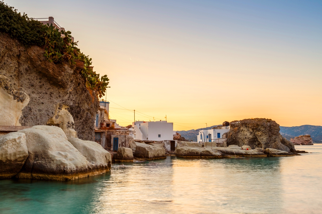 Διάφανα νερά, άδειες παραλίες: Το παρθένο νησί που οι Έλληνες κρατούν επτασφράγιστο μυστικό για να το απολαμβάνουν μόνο οι ίδιοι (Pics)