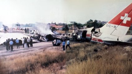 Έφτασε στο δρόμο στη Γλυφάδα: Η συντριβή του αεροπλάνου που έκρυβε στα  «σπλάχνα» του το πιο επικίνδυνο φορτίο