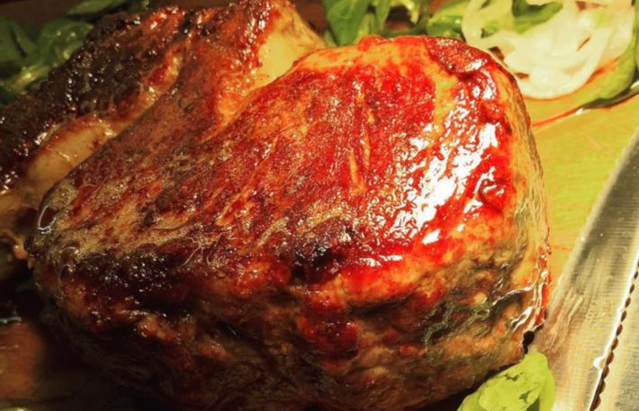 Στην αυλή του Steak Alive θα φας τις καλύτερες μπριζόλες