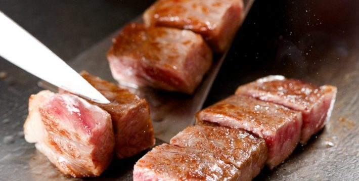 Μπριζόλα Kobe beef 920 ευρώ: Γιατί η «Rolls Royce του κρέατος» είναι τόσο σπάνια
