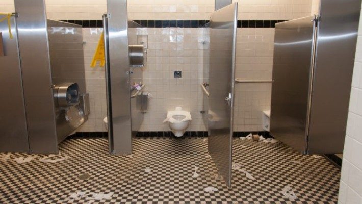 5 πράγματα που φοβάσαι όταν πηγαίνεις τουαλέτα σε μαγαζί