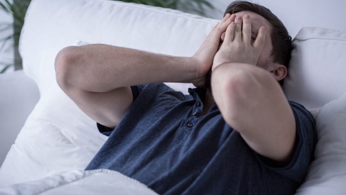 Οι 5 χειρότεροι τρόποι να ξυπνήσεις το πρωί