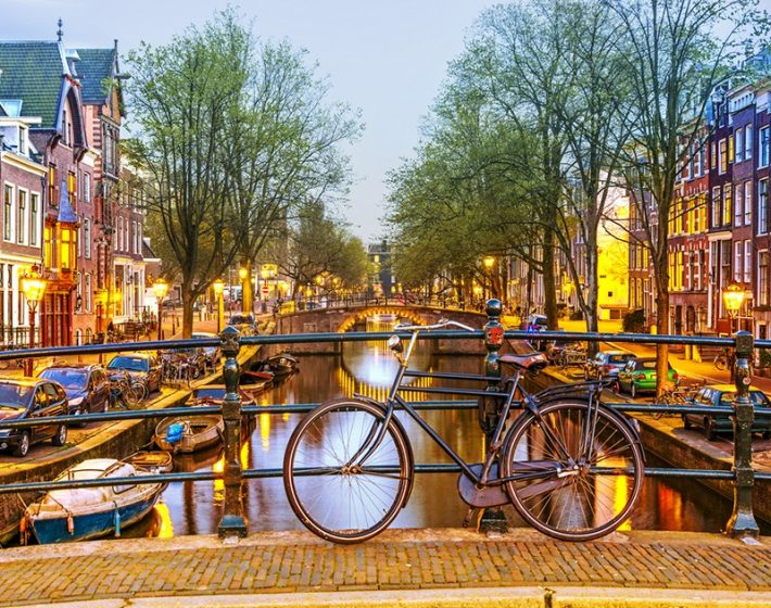 Το Άμστερνταμ δείχνει τον δρόμο: Η πρωτοποριακή κίνηση που σβήνει τα χρέη των νέων