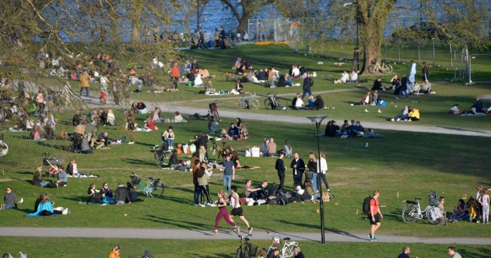 «Αυτό θέλαμε να πετύχουμε»: 10 μήνες μετά, τα νούμερα της Σουηδίας προκαλούν σοκ και δέος