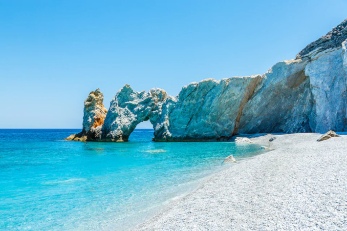 Η...νέα Σαντορίνη: Το ελληνικό νησί με τις 64 παραλίες είναι ο ταχύτερα αναπτυσσόμενος προορισμός στην Ευρώπη