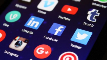 Social media σε σημείο 0: Ο Τραμπ ωθεί Facebook και Twitter σε κρίση ταυτότητας
