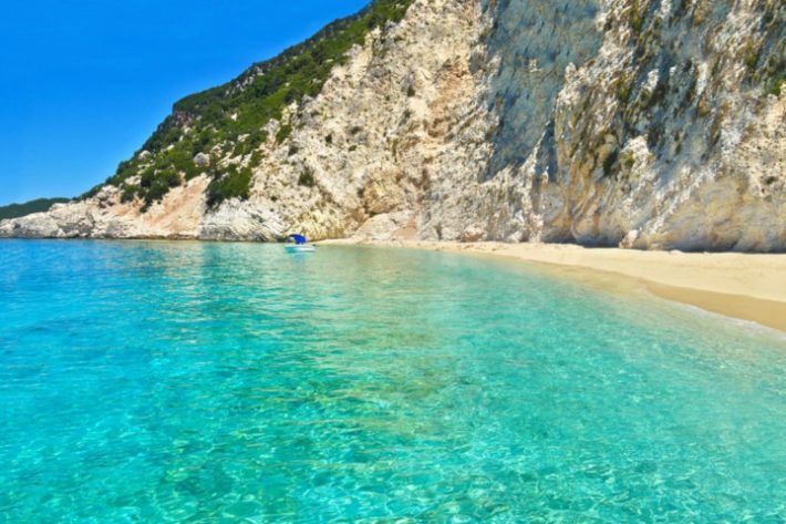 3500 κλίνες και δεν έφταναν: Το νησάκι- έκπληξη που είχε φέτος την καλύτερη τουριστική σεζόν στην Ελλάδα (Pics)
