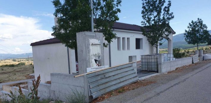 Νέα Ποντοκώμη Κοζάνης: Το μικρότερο χωριό της Ελλάδας έχει ένα σπίτι και κανέναν κάτοικο