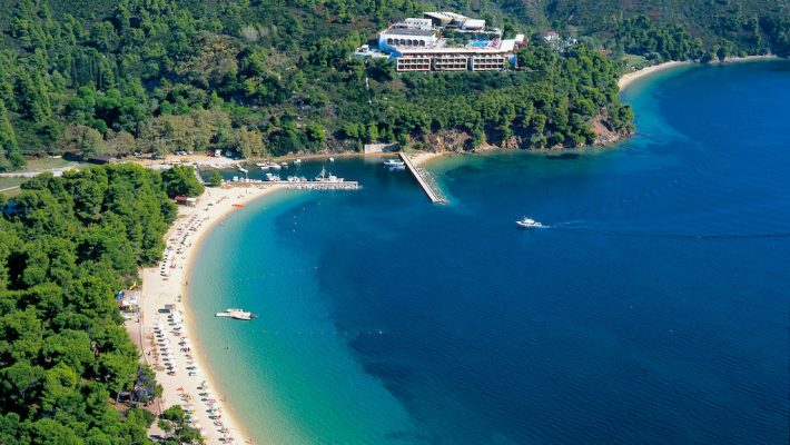 Γαλαζοπράσινα νερά, 64 ονειρώδεις παραλίες: Το covid-free ελληνικό νησί που φέτος αποθεώνεται διεθνώς (Pics)