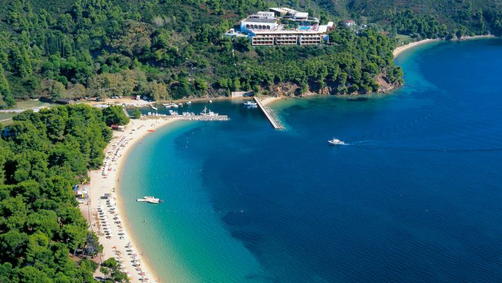 Γαλαζοπράσινα νερά, 64 ονειρώδεις παραλίες: Το covid-free ελληνικό νησί που φέτος αποθεώνεται διεθνώς (Pics)