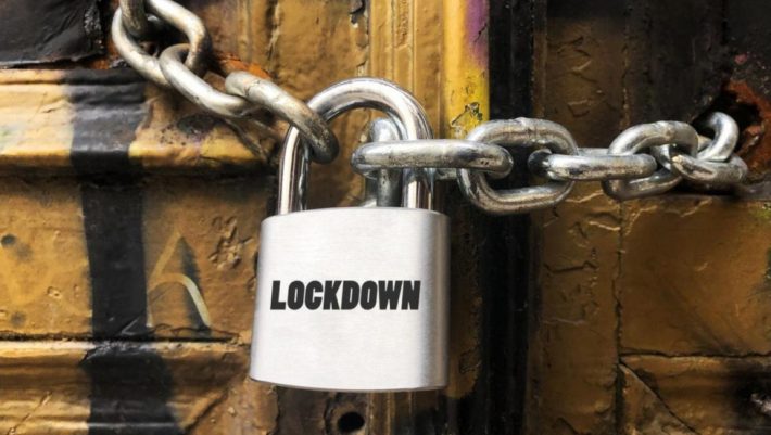 Τα lockdown επιστρέφουν: 5 χώρες που πήραν ξανά μέτρα μετά το δεύτερο χτύπημα του κορωνοϊού