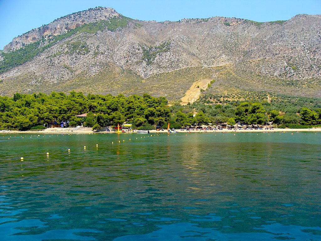 60€ πήγαινε-έλα: Η ομορφότερη αμμόγλωσσα της Ελλάδας με τη χρυσή άμμο και τα καταγάλανα νερά