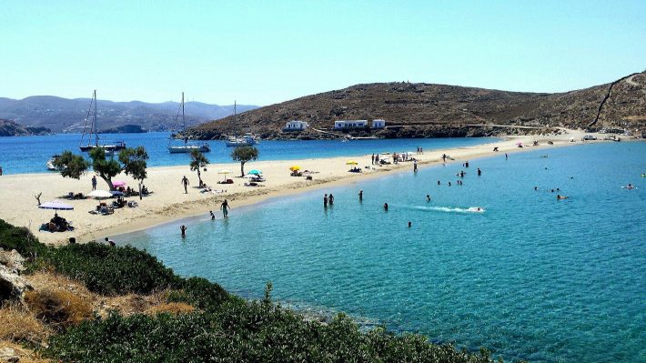 Πριβέ μπάνιο γρήγορα και οικονομικά: Στο νησί με τις 80 παραλίες δεν ξέρεις ποια να πρωτοδιαλέξεις (Pics)