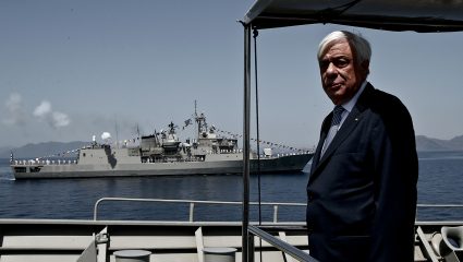 Ο μόνος τρόπος για να υποχωρήσουν τα τουρκικά πλοία πίσω στη βάση τους (Pics)