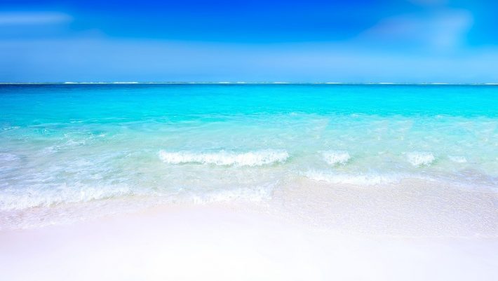Ούτε στα πιο δημοφιλή νησιά: Στην παραλία - όνειρο που φτάνεις με 10€ βενζίνη δεν καταλαβαίνεις καύσωνα (Pics)