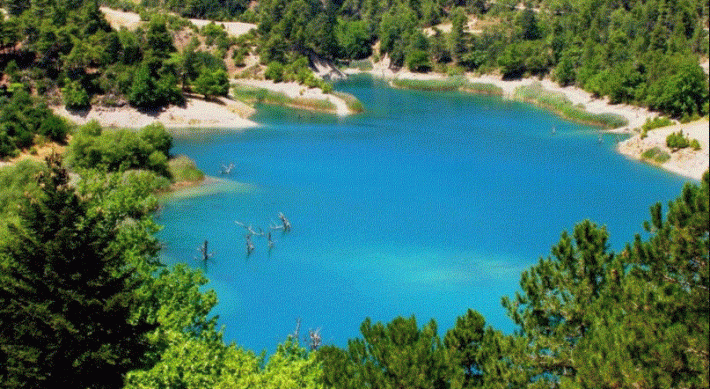 Μπάνιο στη λίμνη Τσιβλού: Η απόλυτη θερινή απόδραση για όσους αγαπούν το βουνό και την απομόνωση (Pics)