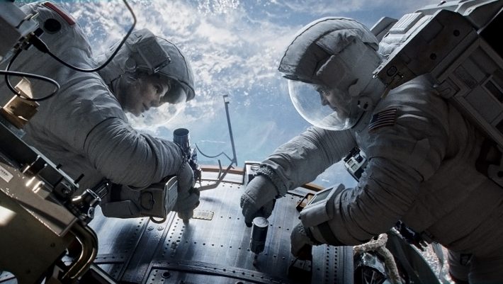 The Midnight Sky: Ο Τζορτζ Κλούνεϊ σκηνοθετεί το δικό του Gravity σε ακόμα πιο αληθοφανή διάσταση