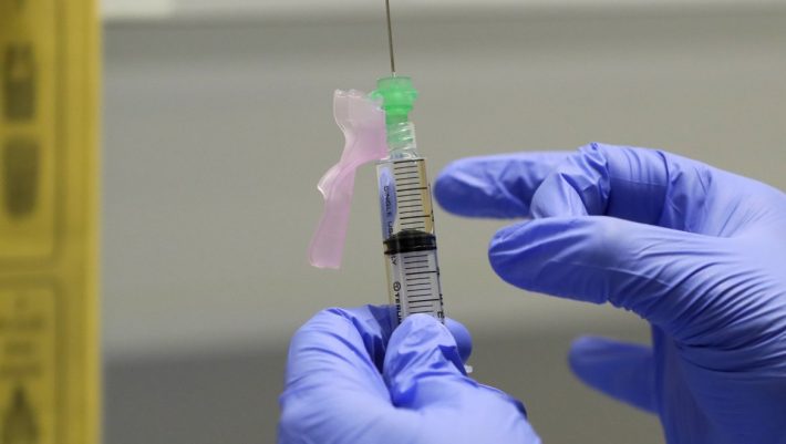 Εμβόλιο γρίπης: Τι συστήνει το υπουργείο Υγείας σε εγκύκλιο