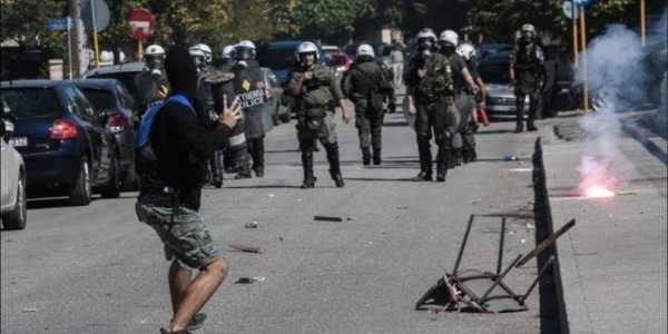 Χαμός με τα επεισόδια στο «Mall» - Με φωτογραφίες απαντά η Αστυνομία