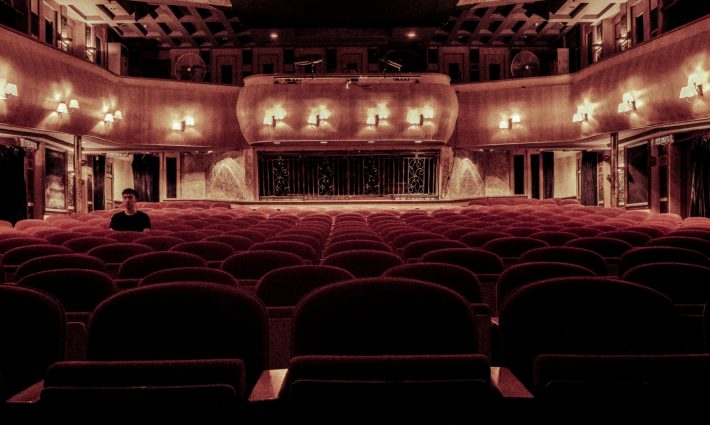 Live streaming σε καιρό πανδημίας: Μπορεί να είναι αυτό το μέλλον του θεάτρου;